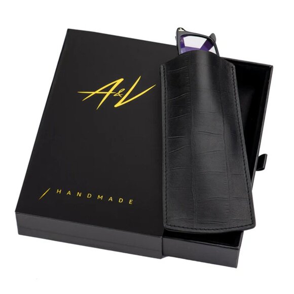 Premium Calfskin Eyewear Case embossed in Alligator Style - Black Color - Picture 2 of 3